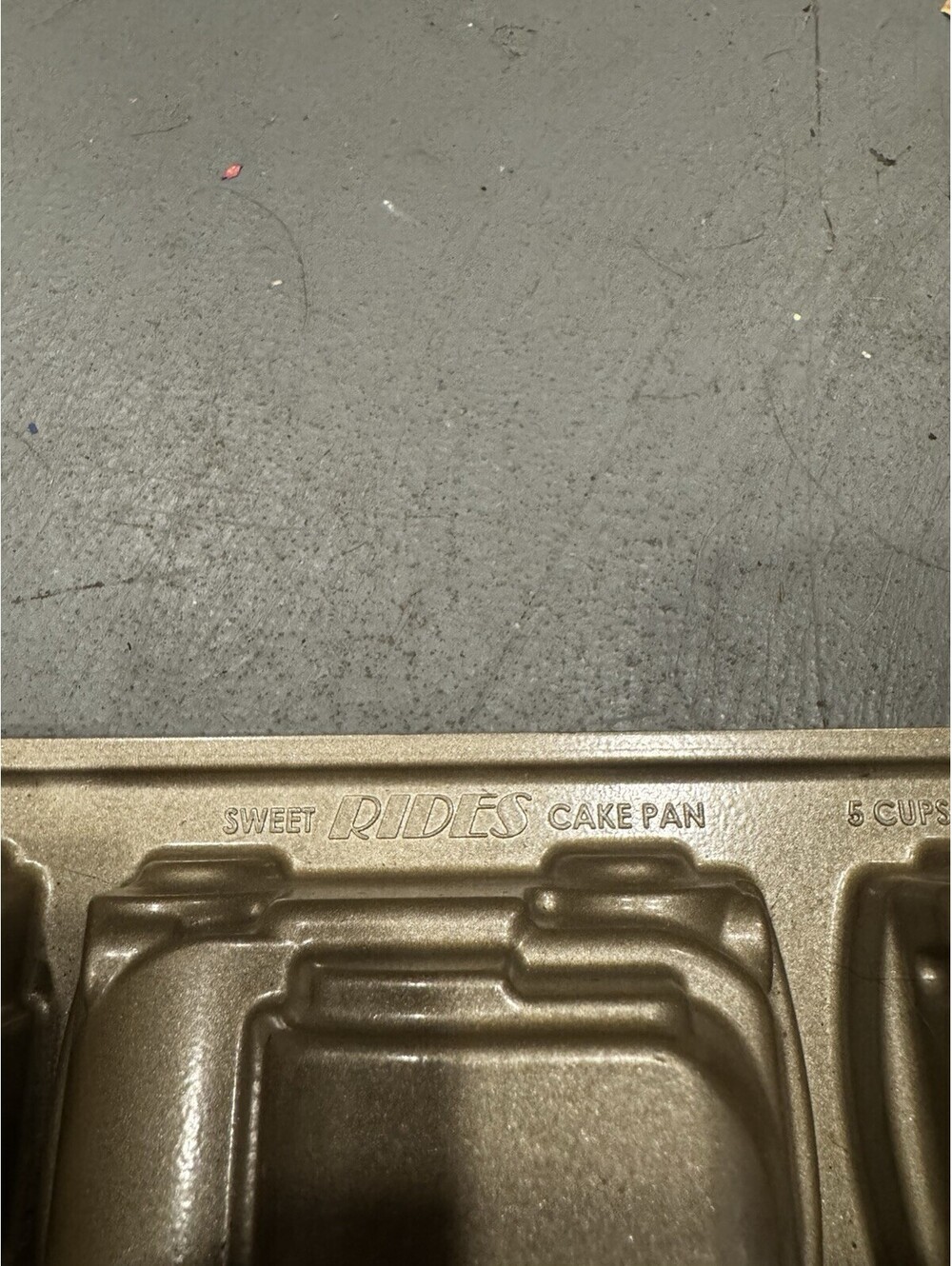 Williams-Sonoma Sweet Rides Car Cake Pan Cast Aluminum Nonstick 5 Cup Gold - Picture 5 of 5